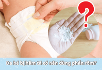 Da bé bị hăm tã có nên dùng phấn rôm? Giải đáp từ chuyên gia da liễu nhi Da bé bị hăm tã có nên dùng phấn rôm? Giải đáp từ chuyên gia da liễu nhi