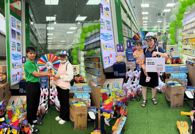  Bốc Thăm Trúng Thưởng Hàng Ngàn Phần Quà Tại  DHAMAX