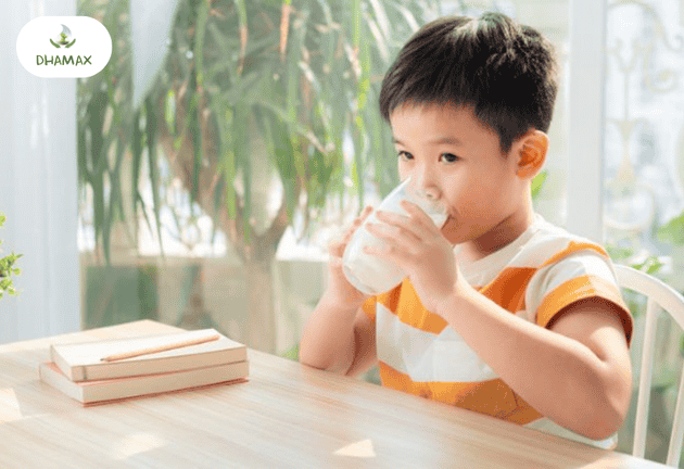 chọn sữa cho bé phù hợp với độ tuổi