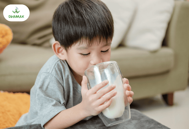  sữa cho bé thiếu canxi 